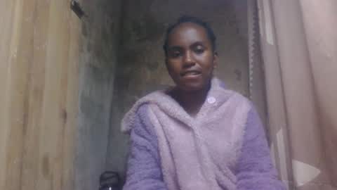 estanie online show from October 5, 7:30 pm