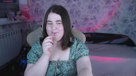 estelle_hicks online show from May 20, 7:22 pm