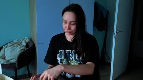 Ester online show from May 25, 5:23 pm