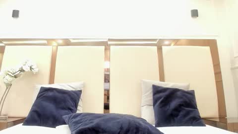 estrella_knight online show from September 20, 4:16 pm