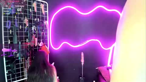 Cloe and Megan online show from October 28, 7:19 pm