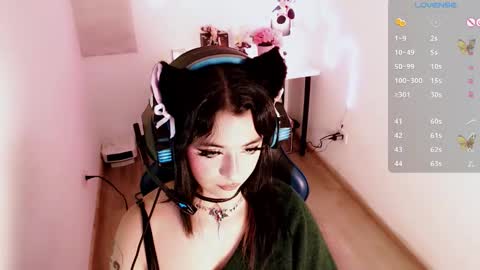 Moon online show from February 23, 7:57 pm