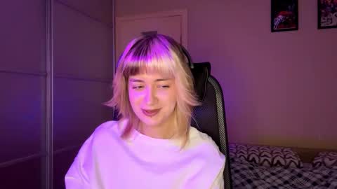 Emily online show from November 11, 6:42 am