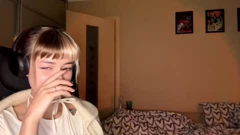 Emily online show from November 15, 5:19 am