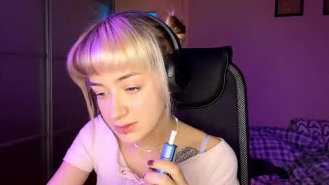 Emily online show from November 19, 5:18 am