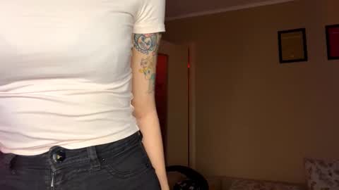 Emily online show from December 5, 7:19 am