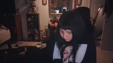 Snapshot of etherealhazy chatting on December 15, 1:24 am etherealhazy online show from December 15, 1:24 am