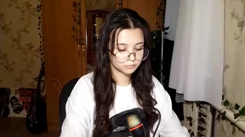 Lily 1st day online show from May 25, 3:22 pm
