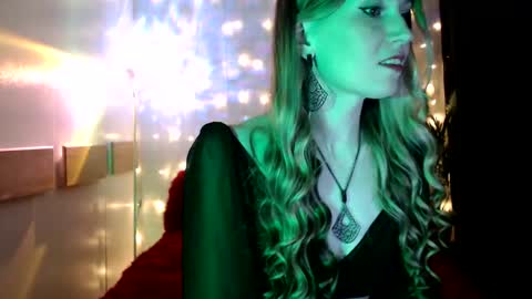 Snapshot of euphoria055 chatting on February 13, 7:42 pm Liana online show from February 13, 7:42 pm