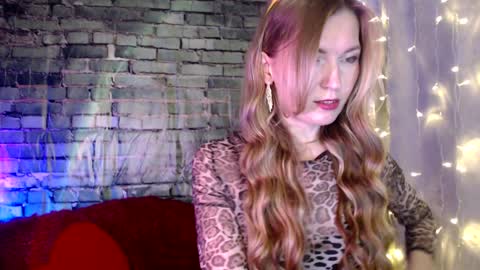 Snapshot of euphoria055 chatting on January 5, 10:10 am Liana online show from January 5, 10:10 am