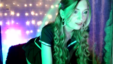 Snapshot of euphoria055 chatting on January 26, 1:47 pm Liana online show from January 26, 1:47 pm