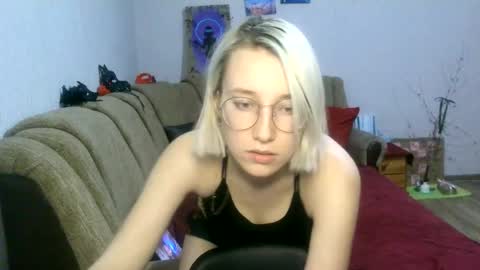 eva_forrest online show from February 24, 2:58 pm