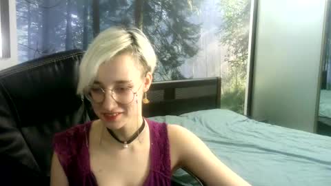 eva_forrest online show from March 6, 7:10 pm