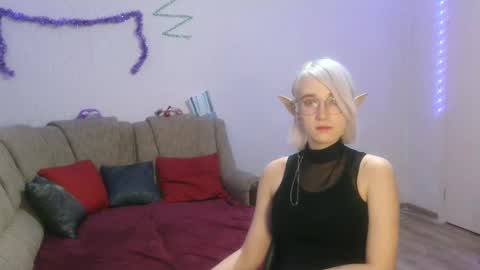 eva_forrest online show from December 23, 8:25 pm