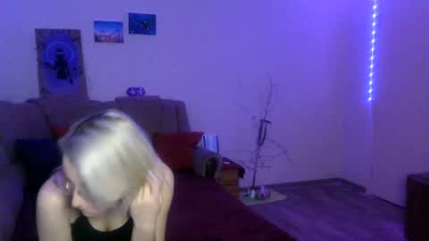 eva_forrest online show from February 8, 3:52 am