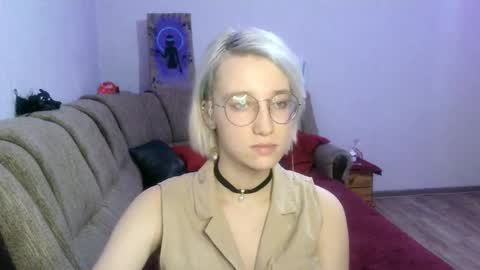 eva_forrest online show from January 26, 2:41 pm