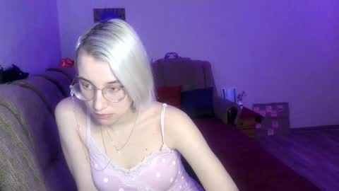 eva_forrest online show from January 29, 5:45 pm