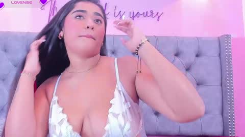 eva_smith5 online show from May 22, 8:40 pm