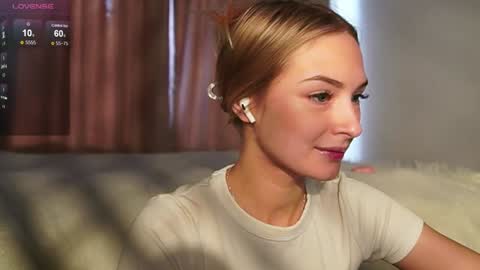 Snapshot of eva_vex chatting on January 30, 11:01 am Hello Im Eva online show from January 30, 11:01 am