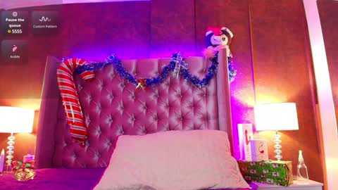 Snapshot of evaa_cloee chatting on December 22, 3:33 am EVA CLOEE online show from December 22, 3:33 am