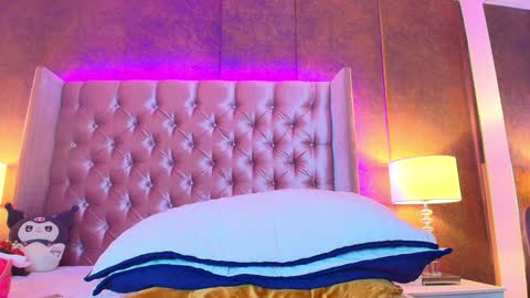 Snapshot of evaa_cloee chatting on February 8, 8:31 am EVA CLOEE online show from February 8, 8:31 am