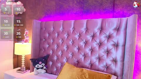 Snapshot of evaa_cloee chatting on February 4, 8:28 pm EVA CLOEE online show from February 4, 8:28 pm