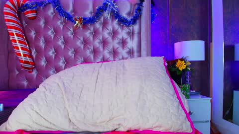 Snapshot of evaa_cloee chatting on December 27, 8:56 am EVA CLOEE online show from December 27, 8:56 am