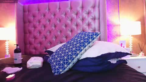 Snapshot of evaa_cloee chatting on February 21, 8:39 am EVA CLOEE online show from February 21, 8:39 am