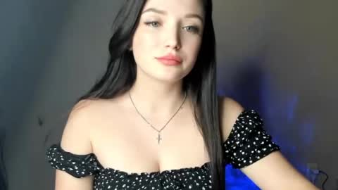 Snapshot of evaamillerr chatting on February 18, 9:42 pm Eva online show from February 18, 9:42 pm
