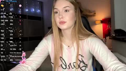 evacarter1 online show from January 11, 2:22 pm