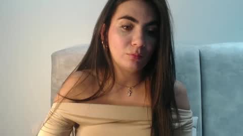 evacollins12 online show from September 25, 3:27 am