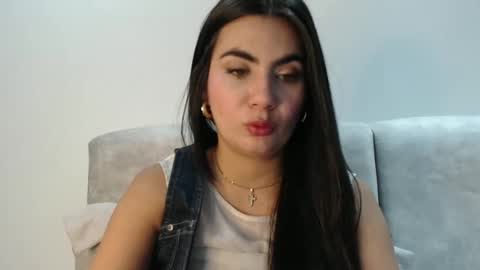 evacollins12 online show from September 20, 12:21 am