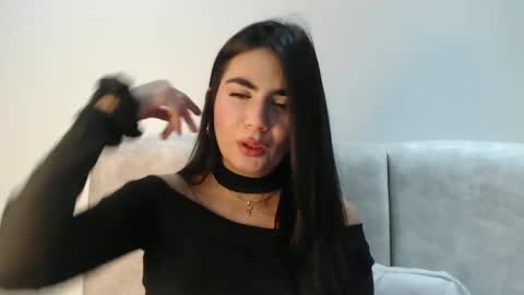 evacollins12 online show from September 29, 3:44 am