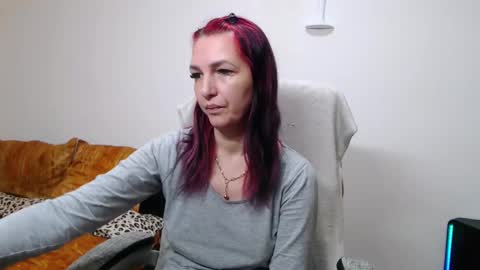 EvadesireONE online show from January 17, 6:26 pm