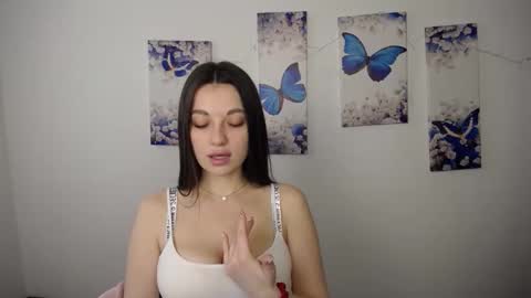 Eva online show from May 7, 2:43 pm