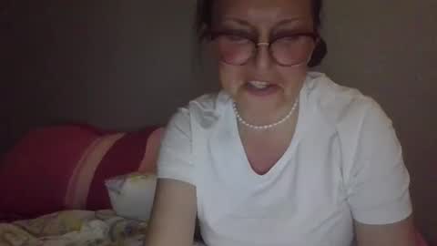 evaglad online show from September 26, 5:32 pm