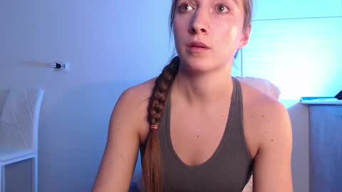 Snapshot of evahailey_ chatting on September 25, 6:01 am Eva online show from September 25, 6:01 am