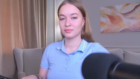Snapshot of evahariss1 chatting on September 19, 7:18 am evahariss1 online show from September 19, 7:18 am