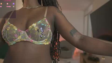 evajacksss_ online show from May 11, 8:17 pm