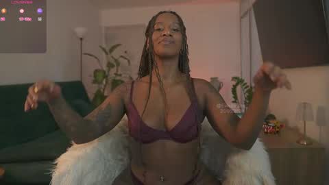 evajacksss_ online show from May 20, 8:28 pm