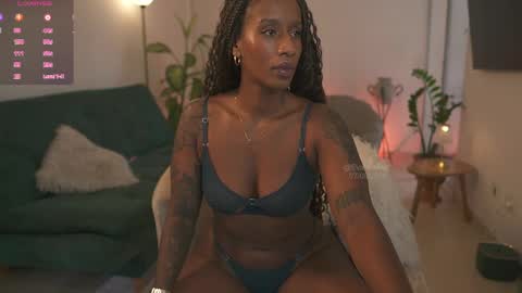 evajacksss_ online show from May 7, 8:23 pm