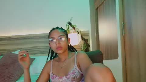 evalune_ online show from July 8, 7:32 am
