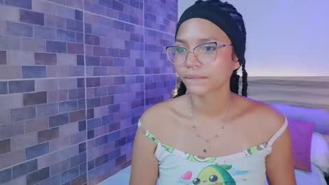 evalune_ online show from July 7, 6:47 am