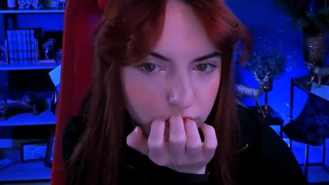 Eva  online show from January 3, 8:54 am