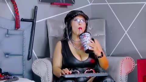 Snapshot of evangeline_17 chatting on September 17, 3:15 am Miss Evangeline online show from September 17, 3:15 am