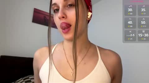 evarenard_ online show from April 28, 5:17 pm