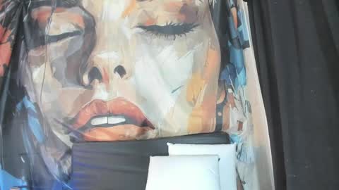 evasaenz online show from May 19, 7:32 pm