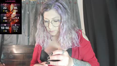 evasaenz online show from December 5, 12:30 am
