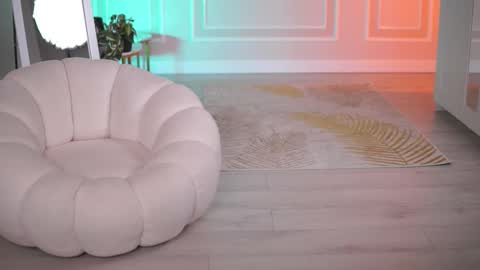 Eva online show from December 4, 10:10 pm