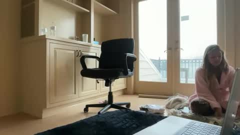 evebrooksss online show from December 15, 6:57 pm